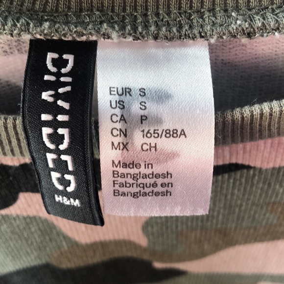 H & M Divided camo sweatshirt - Picture 5 of 6
